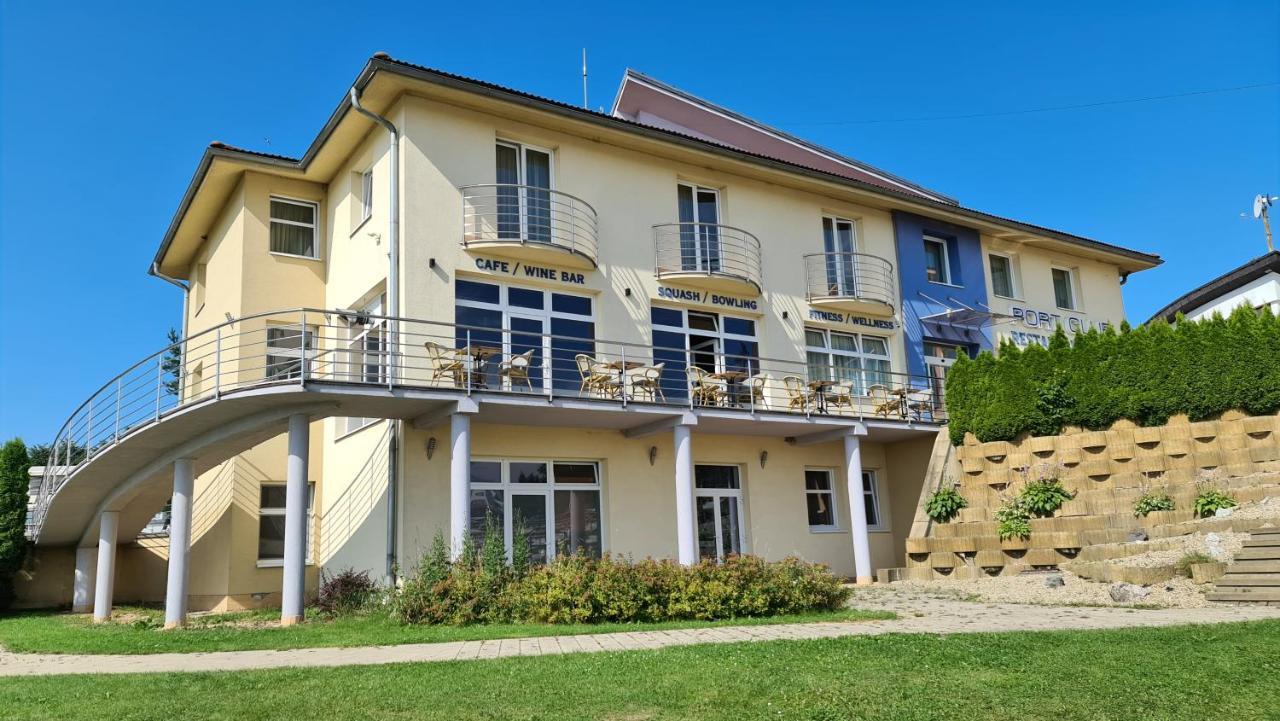 Port Club Pension & Restaurant Námestovo Exteriér fotografie
